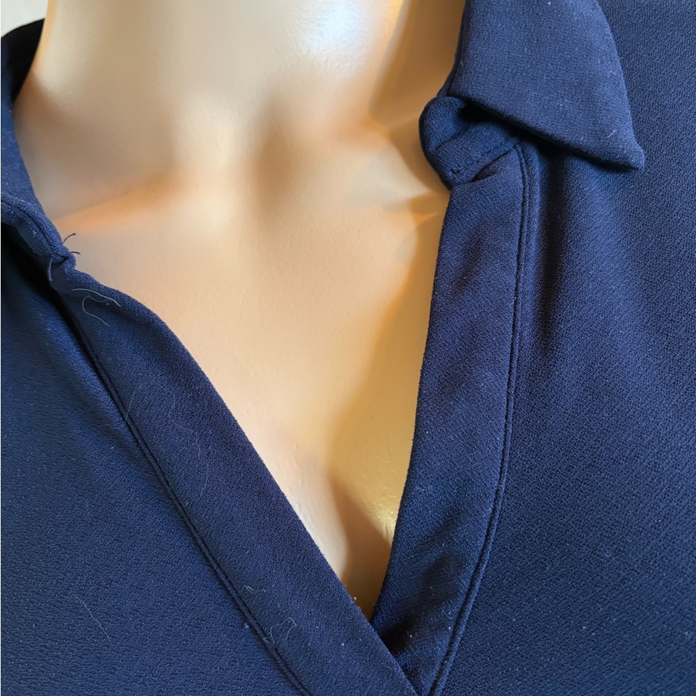 CeCe Navy Collared Short Sleeve Shirt Size Large - Picture 2 of 5